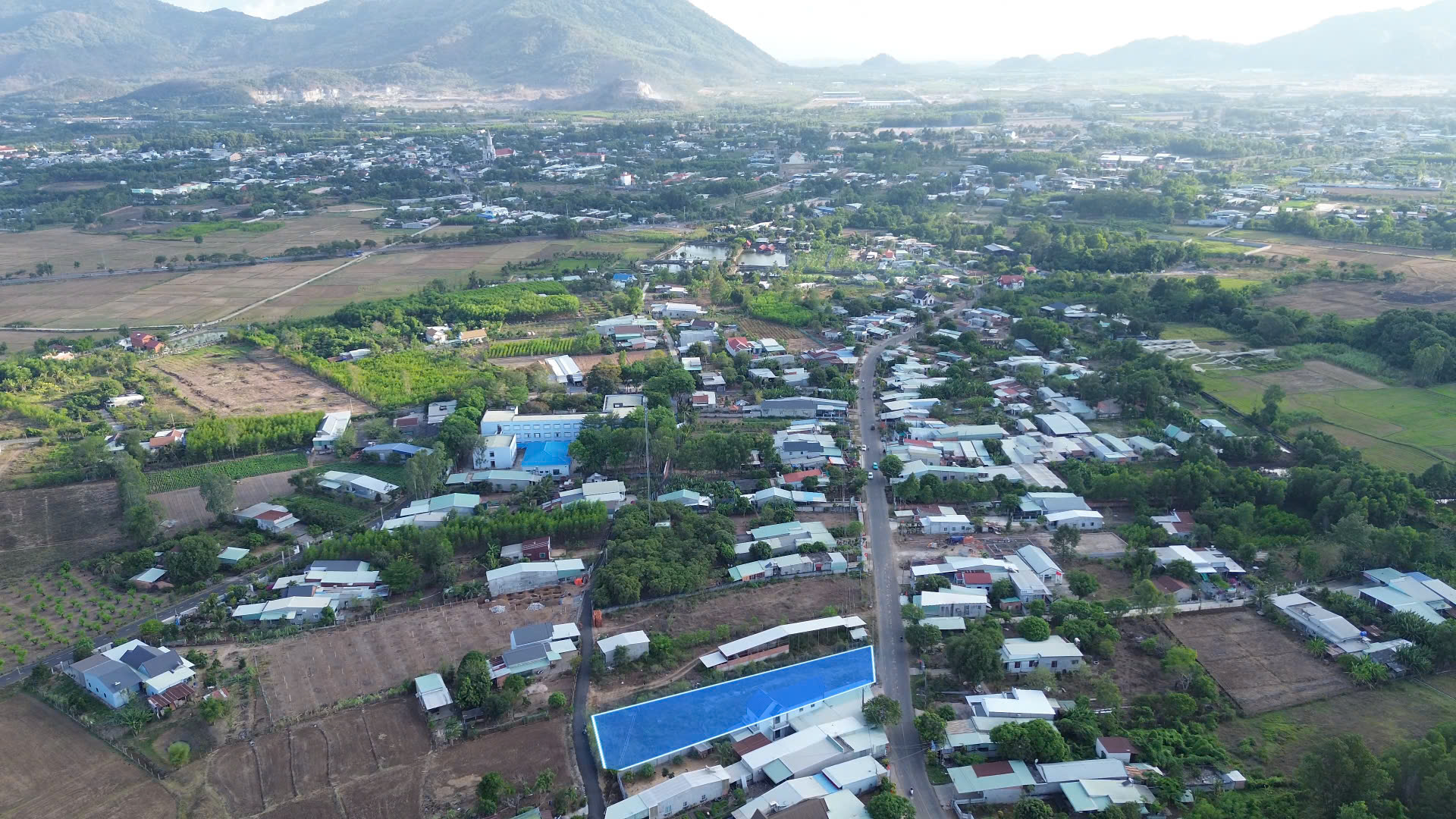 Thu hồi đất 106 hộ dân tại một thôn để làm siêu dự án lớn nhất lịch sử 34 tỷ USD